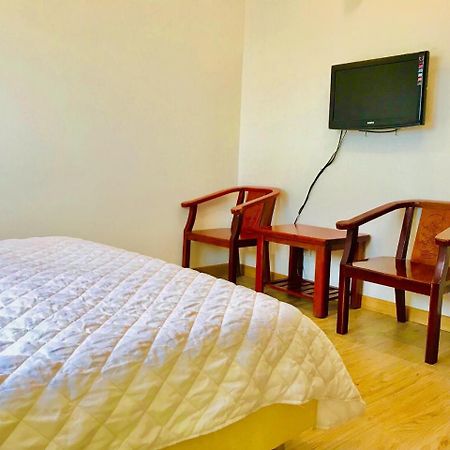 Quynh Anh Hotel Thành Pho Ho Chí Minh Esterno foto