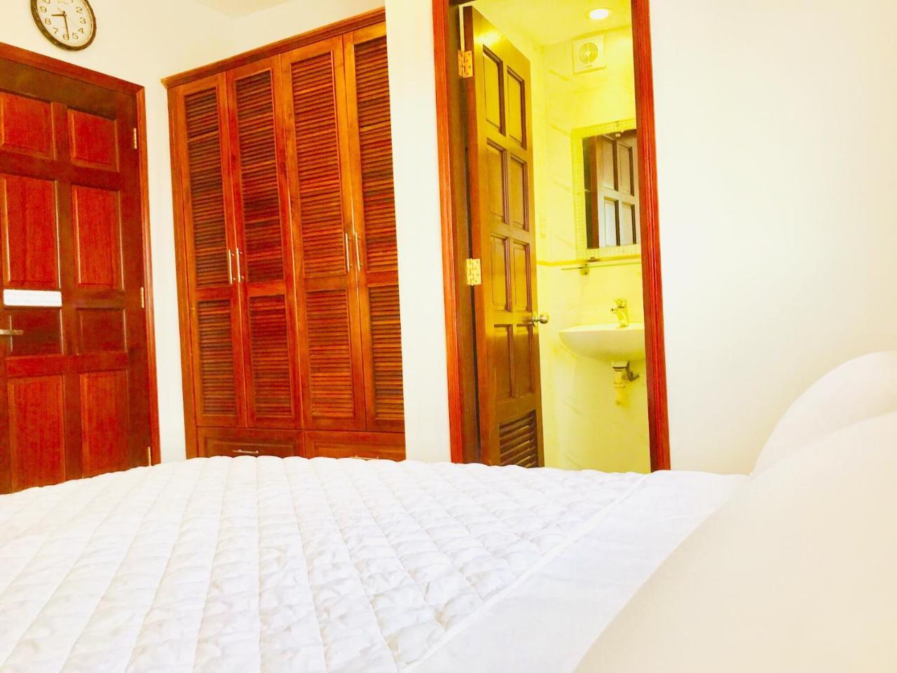Quynh Anh Hotel Thành Pho Ho Chí Minh Esterno foto