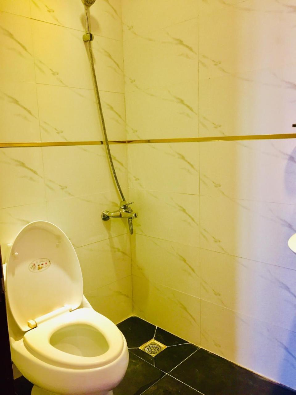 Quynh Anh Hotel Thành Pho Ho Chí Minh Esterno foto